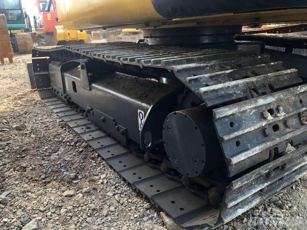 Komatsu 56-7 Pásová rýpadla