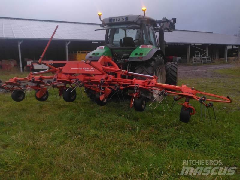 Kuhn Gf5801 Obraceče a shrabovače sena