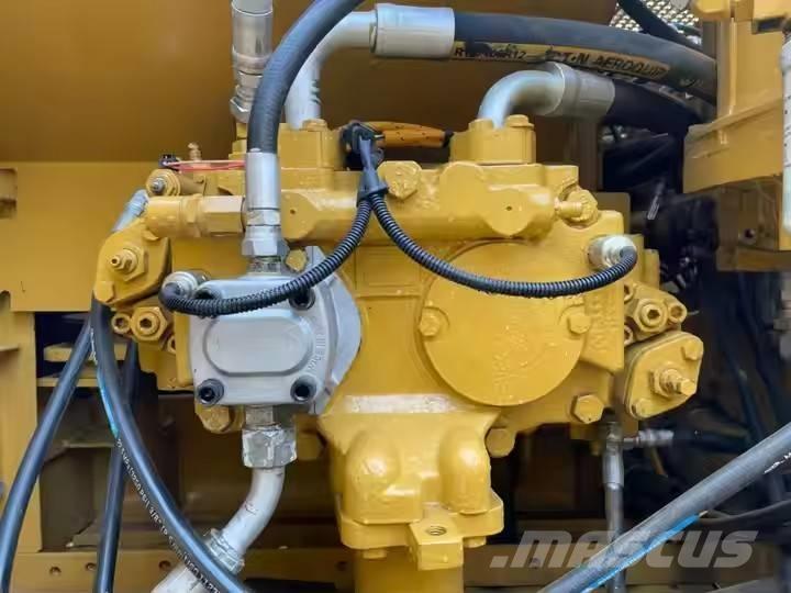 CAT 320 C Pásová rýpadla