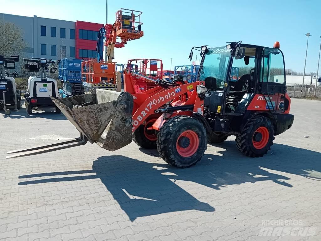 Kubota R 082 Kolové nakladače