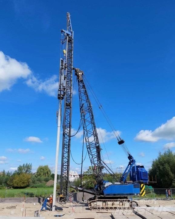 Hitachi KH300-3 PD Pásové jeřáby