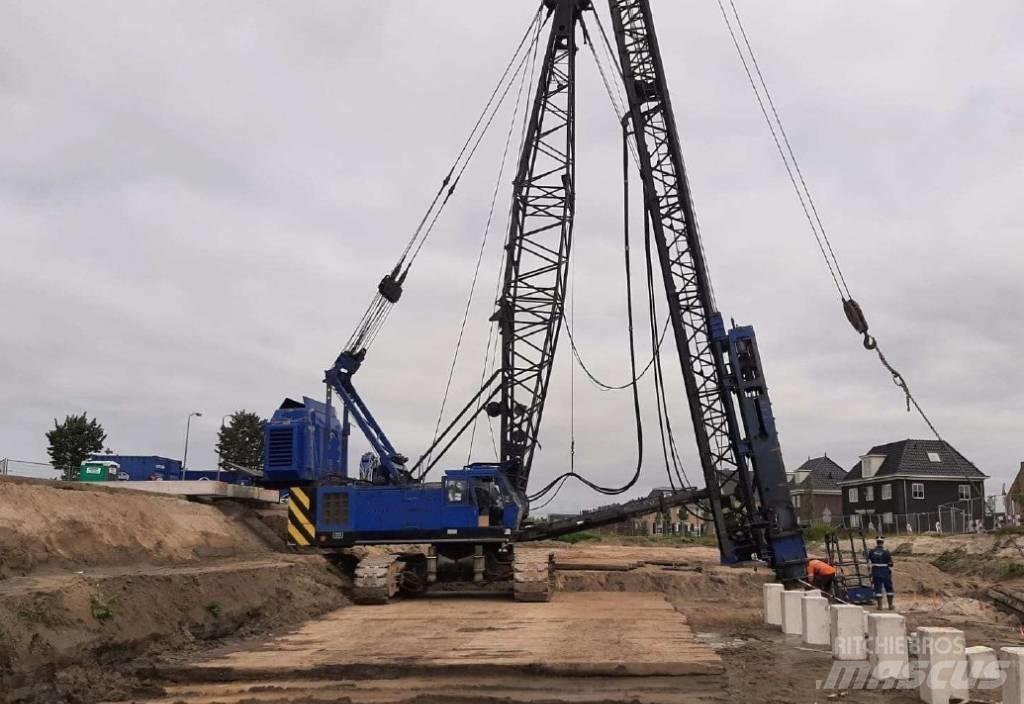 Hitachi KH300-3 PD Pásové jeřáby