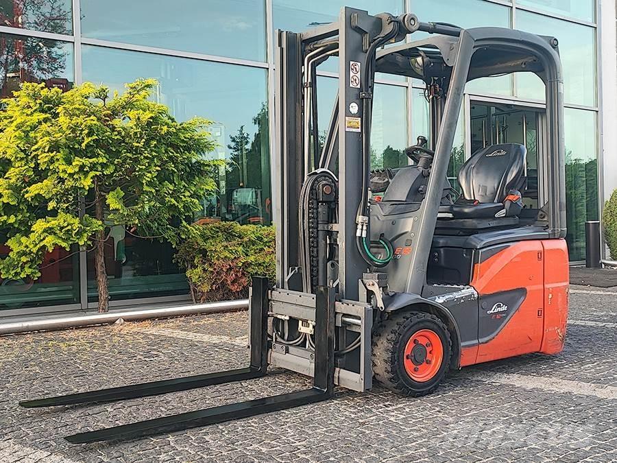 Linde E12-02 Akumulátorové vozíky