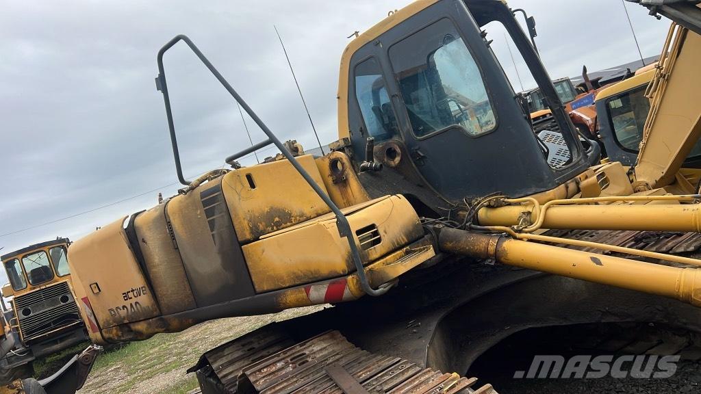 Komatsu PC 240 NLC Podvozky a zavěšení kol