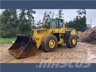 Komatsu WA 470 Kolové nakladače