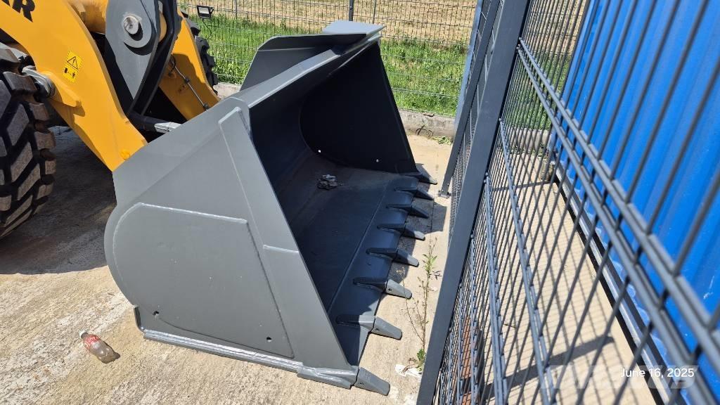 Liebherr L546 Kolové nakladače