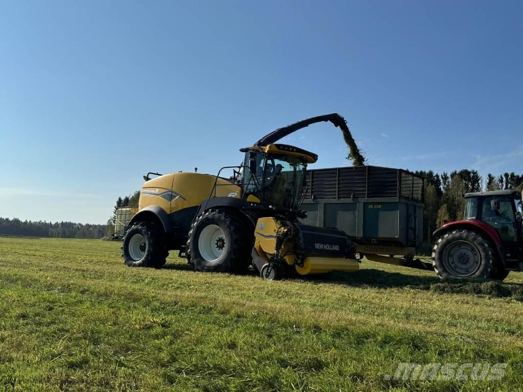 New Holland FR 550 Samojízdné sekačky