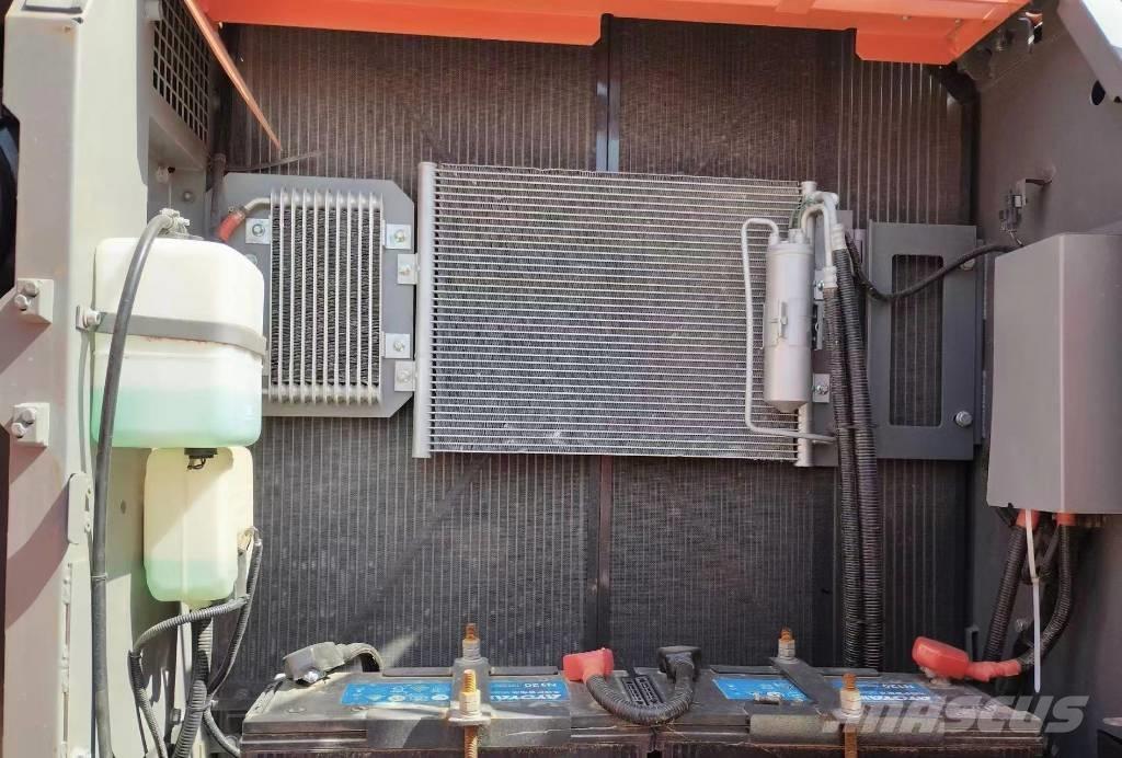 Hitachi ZX 240 Pásová rýpadla