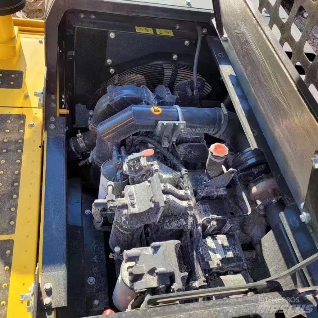 Komatsu PC 450 Pásová rýpadla