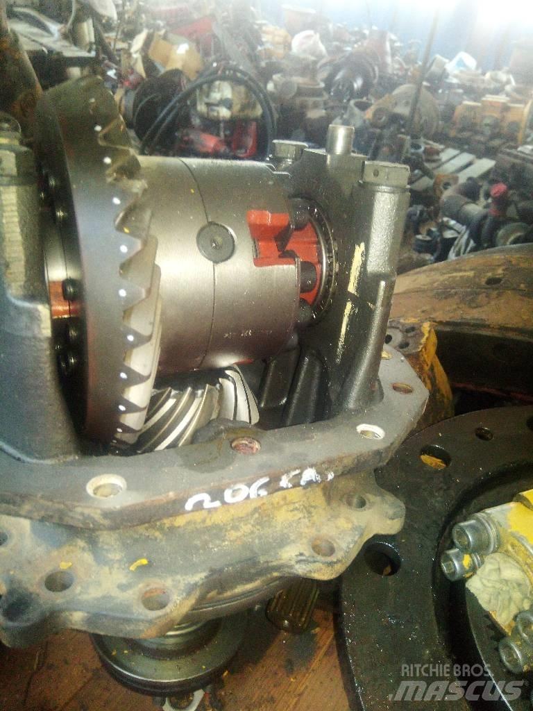 CAT 206 B Nápravy