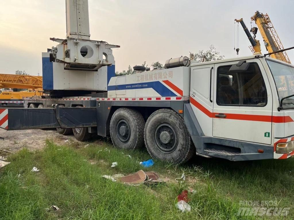 Zoomlion QY220V Univerzální terénní jeřáby