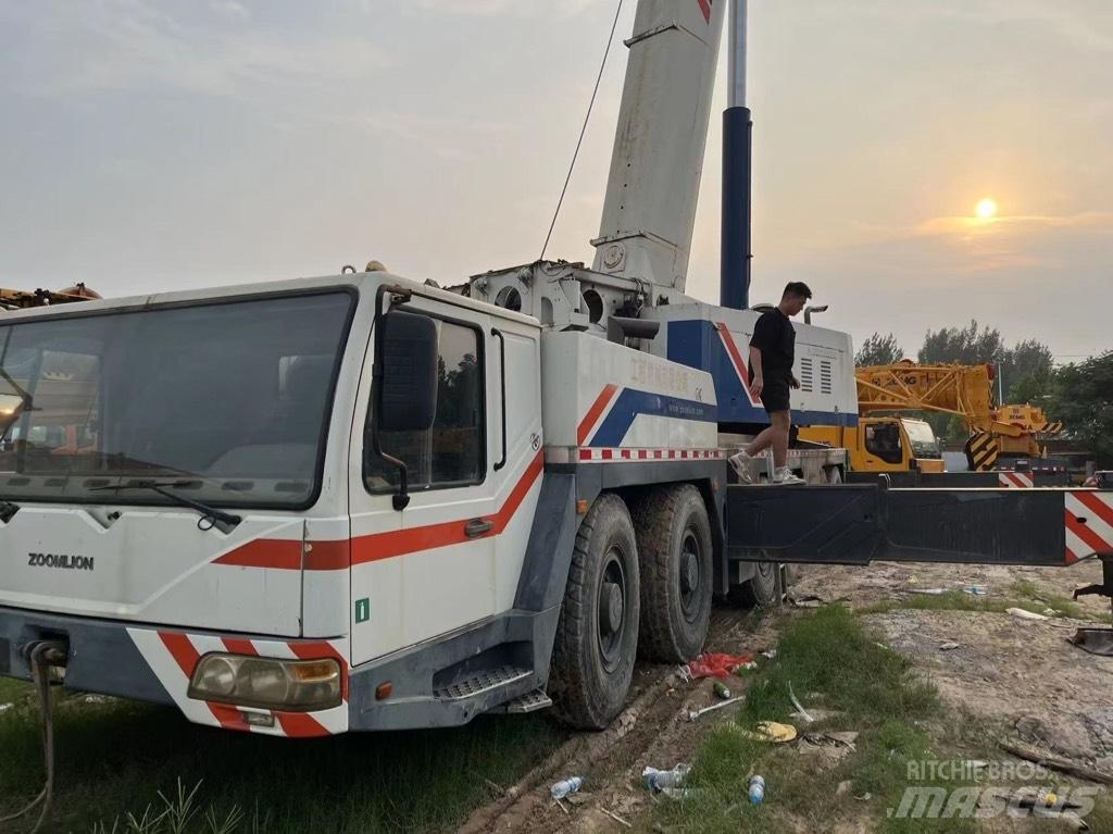 Zoomlion QY220V Univerzální terénní jeřáby