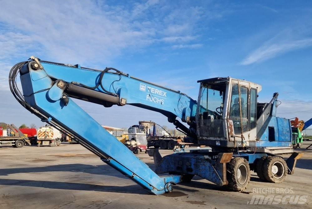 Fuchs 331 Stroje pro manipulaci s odpadem