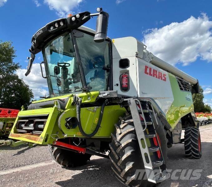 CLAAS TRION 640 Sklízecí mlátičky