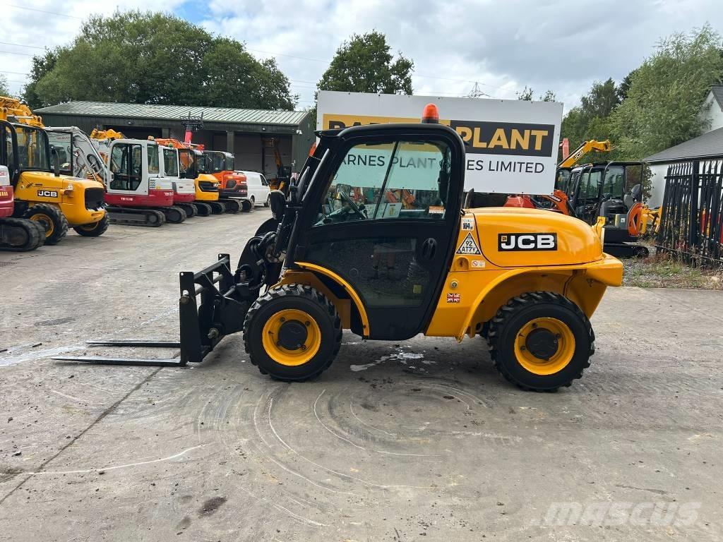 JCB 520-40 Teleskopické manipulátory