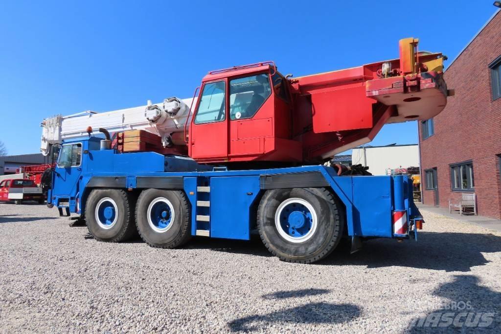 Liebherr LTM 1050-1 Univerzální terénní jeřáby