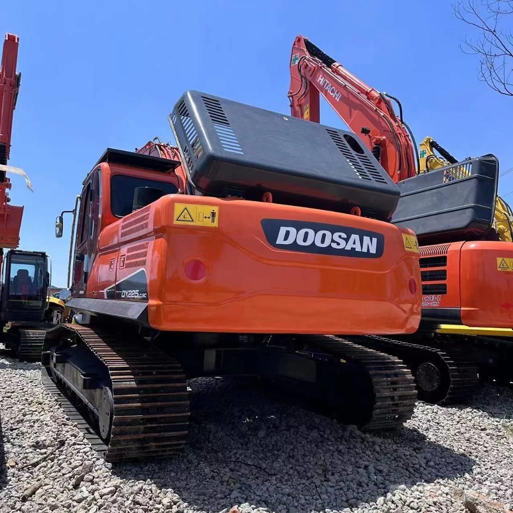 Doosan DX 225 LC Pásová rýpadla