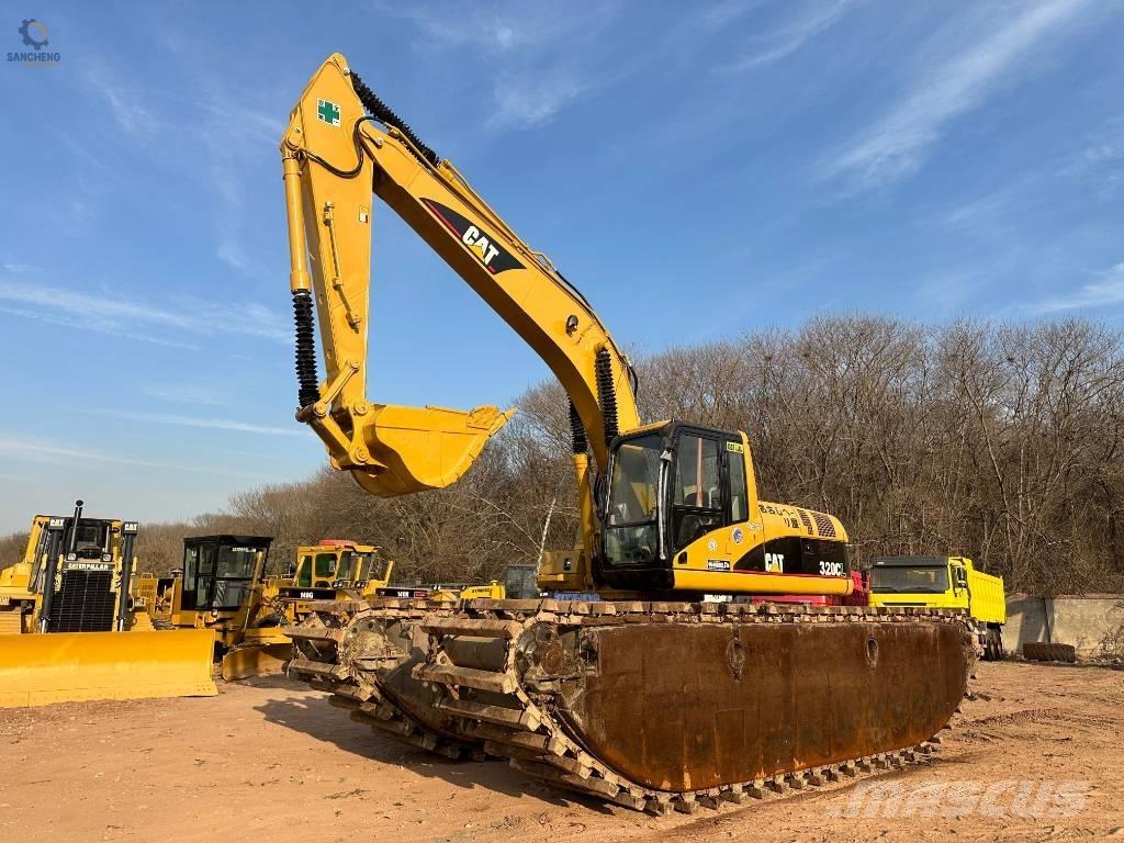 CAT 320 C L Obojživelná rypadla