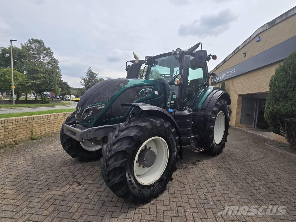 Valtra T 174 Traktory