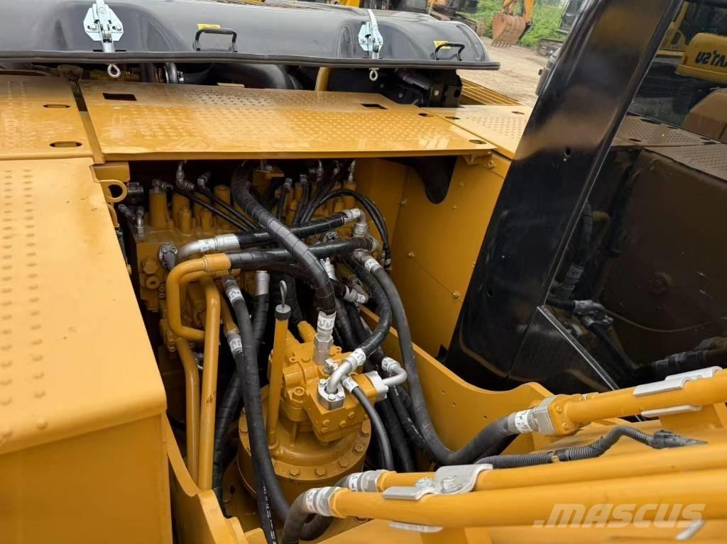 CAT 320D2 Pásová rýpadla