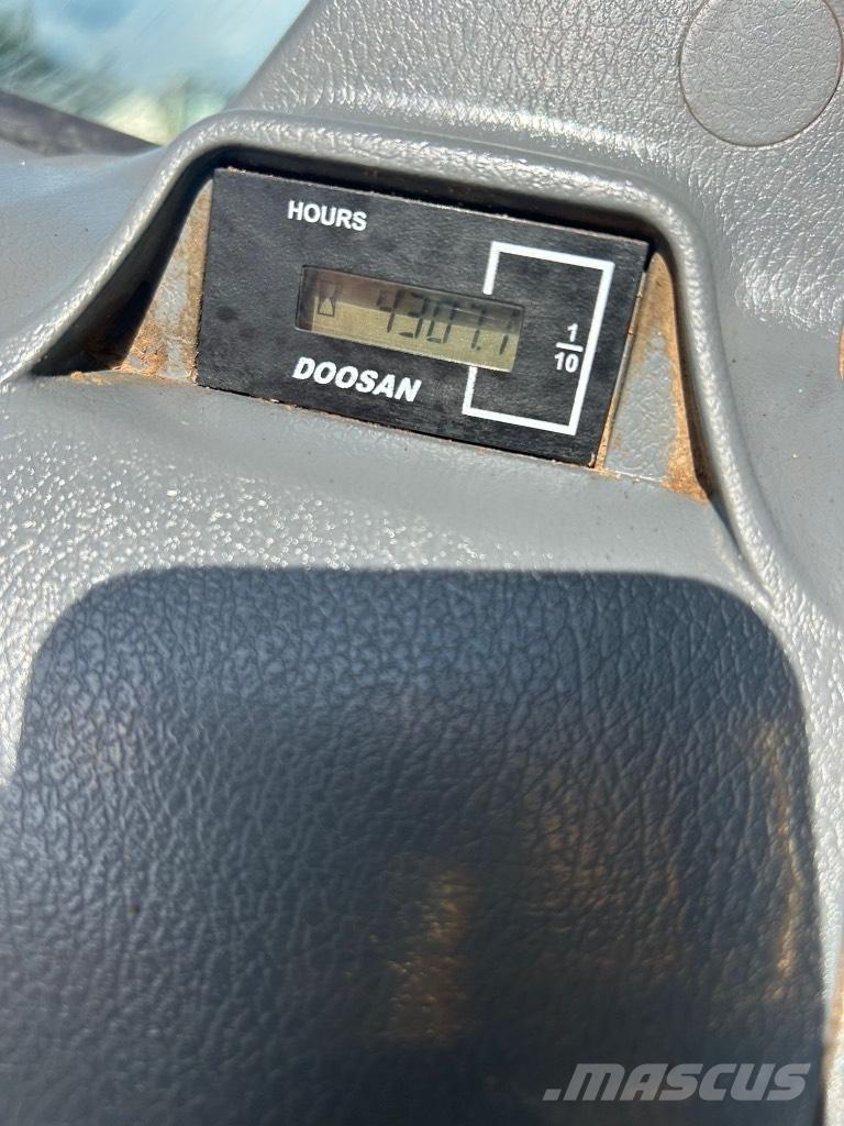 Doosan DX140 LC-7 Pásová rýpadla