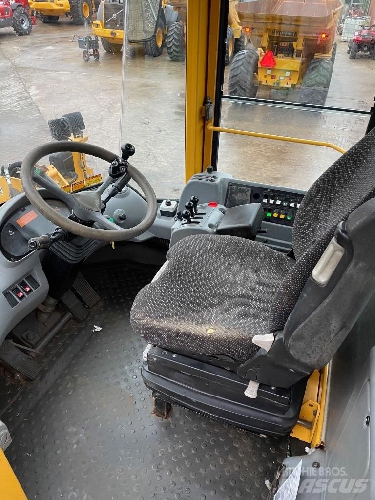 Volvo L60E Kolové nakladače