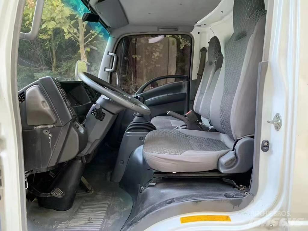 Isuzu ELF Komunální / Multi-užitková vozidla