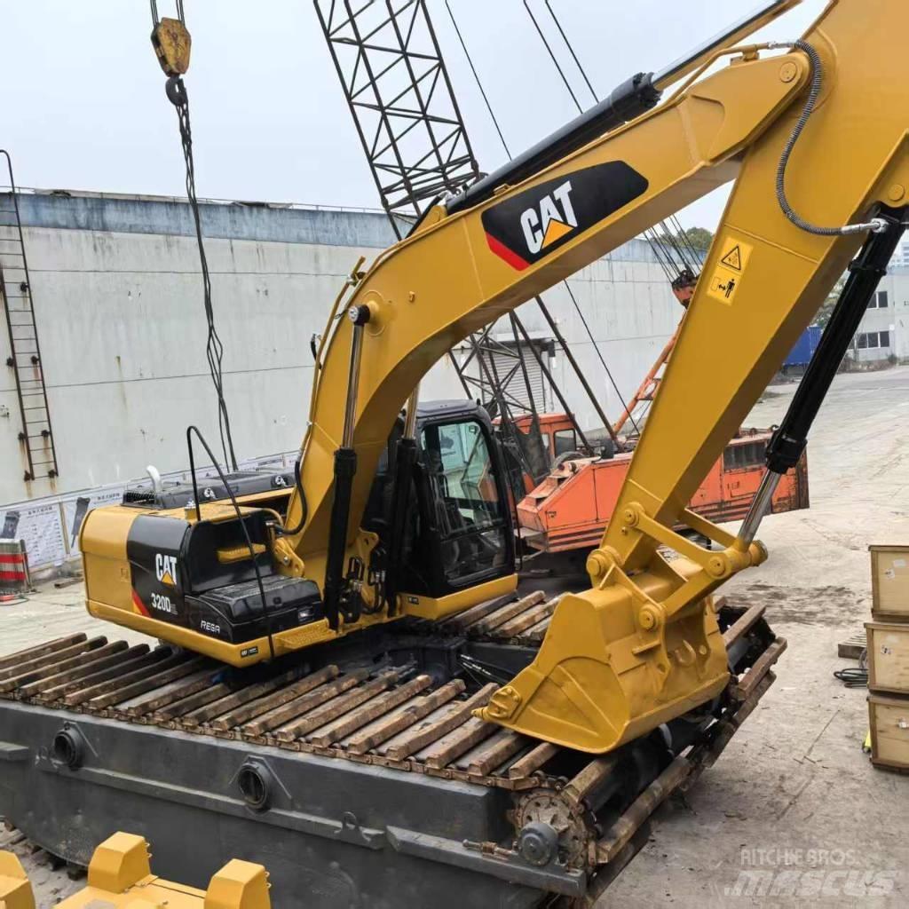CAT 320 D Obojživelná rypadla