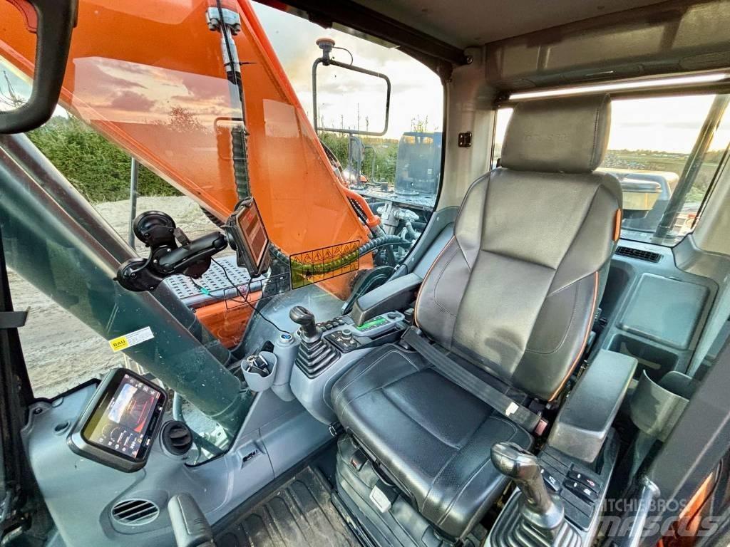 Doosan DX 255 Pásová rýpadla