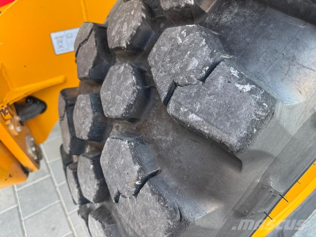 JCB 540-140 Teleskopické manipulátory