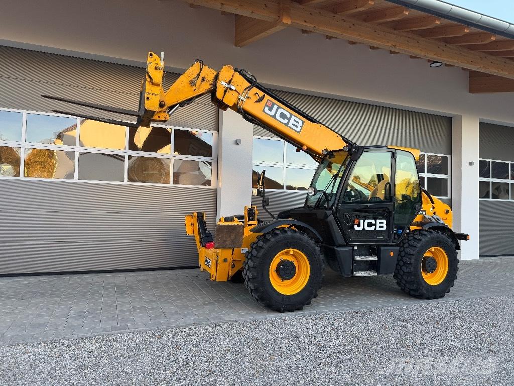 JCB 540-140 Teleskopické manipulátory
