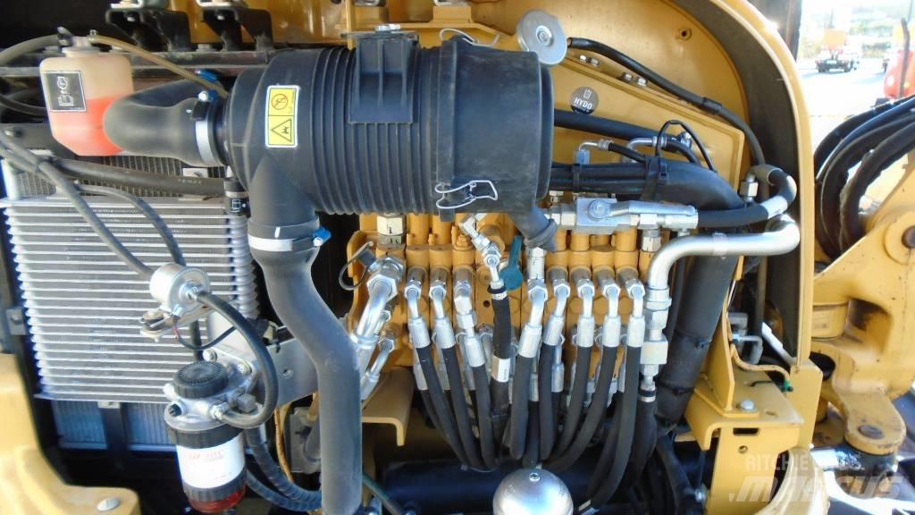 CAT 303.5 E CR Mini rýpadla < 7t
