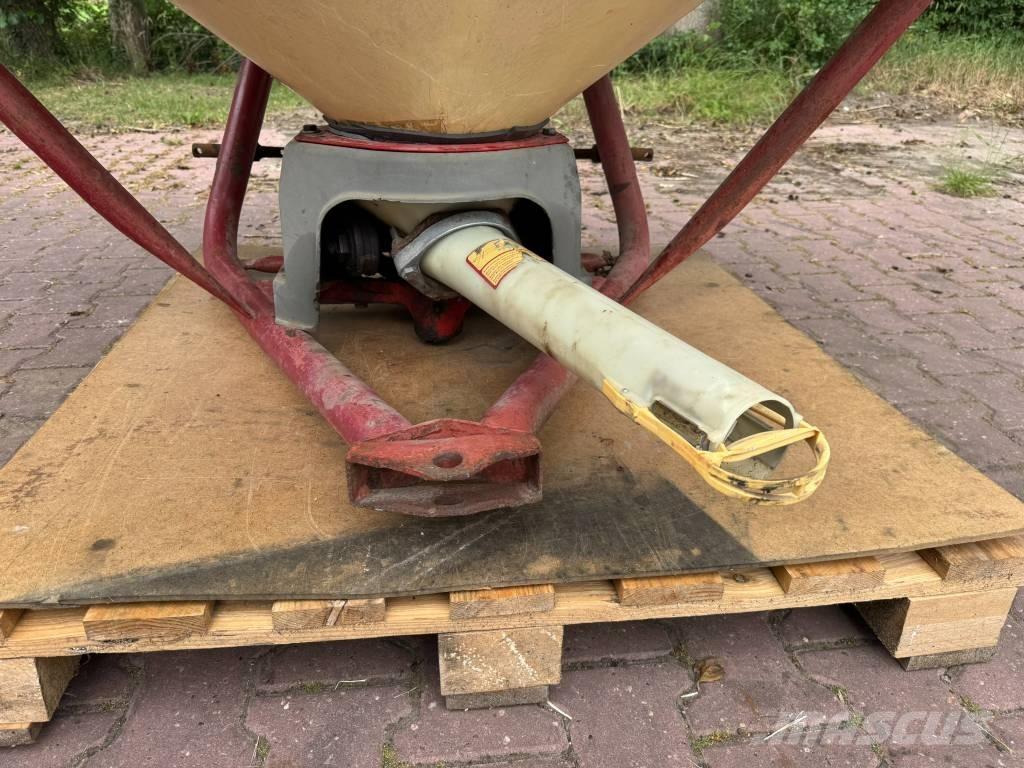 Vicon pendelstrooier Rozmetadlo minerálních hnojiv