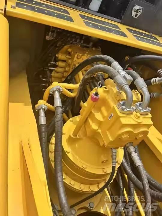 Komatsu PC450-7 Pásová rýpadla
