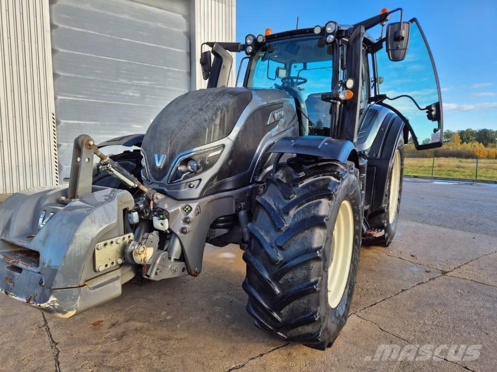 Valtra T 254 Traktory