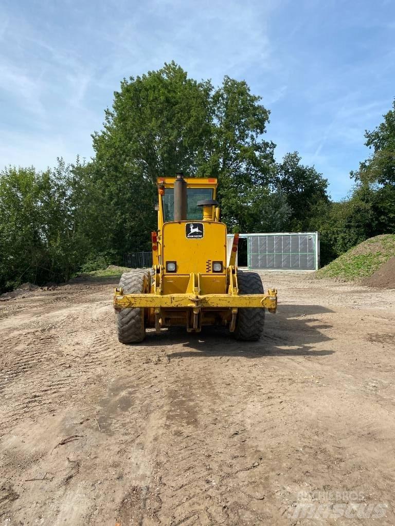 John Deere 770b Grejdry