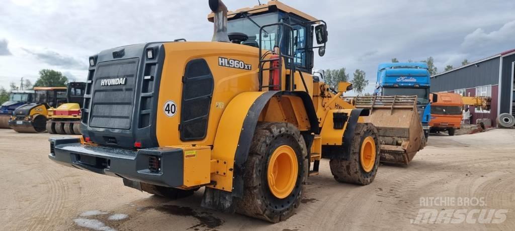 Hyundai HL 960 Kolové nakladače