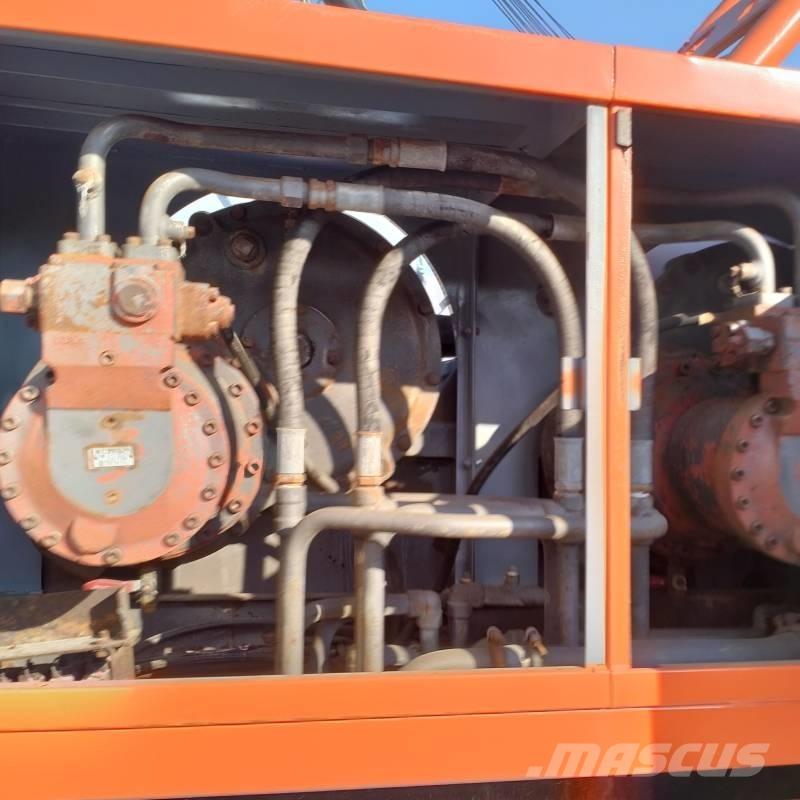 Hitachi KH 150 Pásové jeřáby