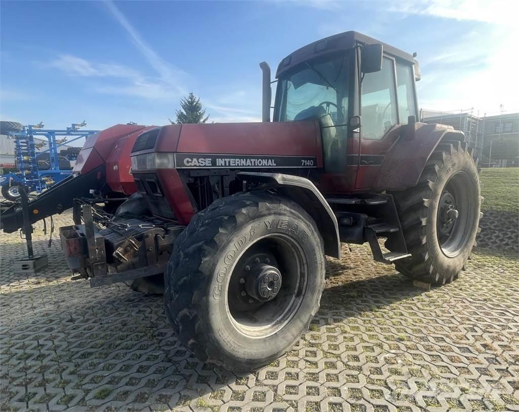 Case IH 7140 Traktory