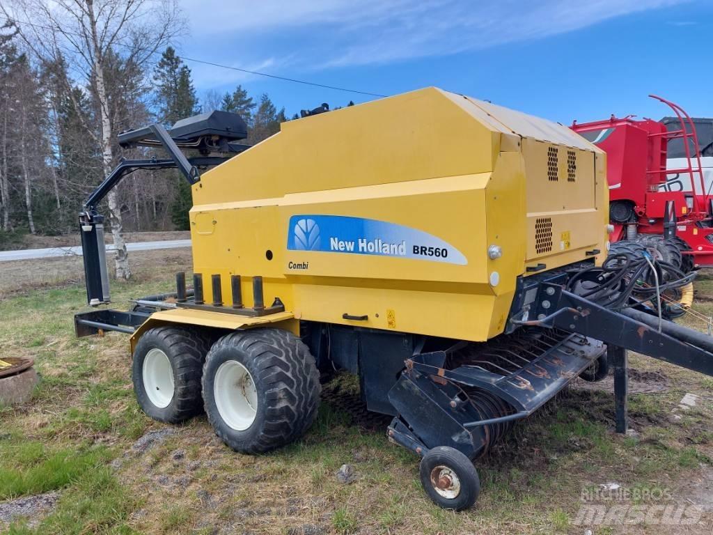 New Holland BR 560 Lis na válcové balíky
