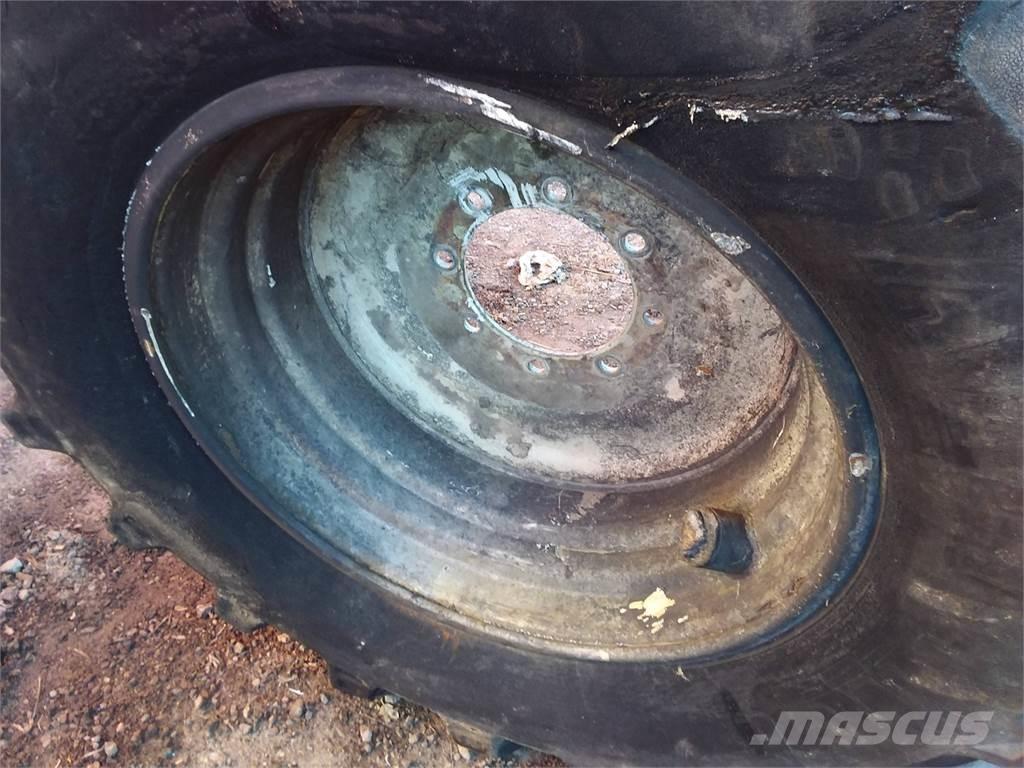  Okänt Sampo 20x28 Pneumatiky, kola a ráfky