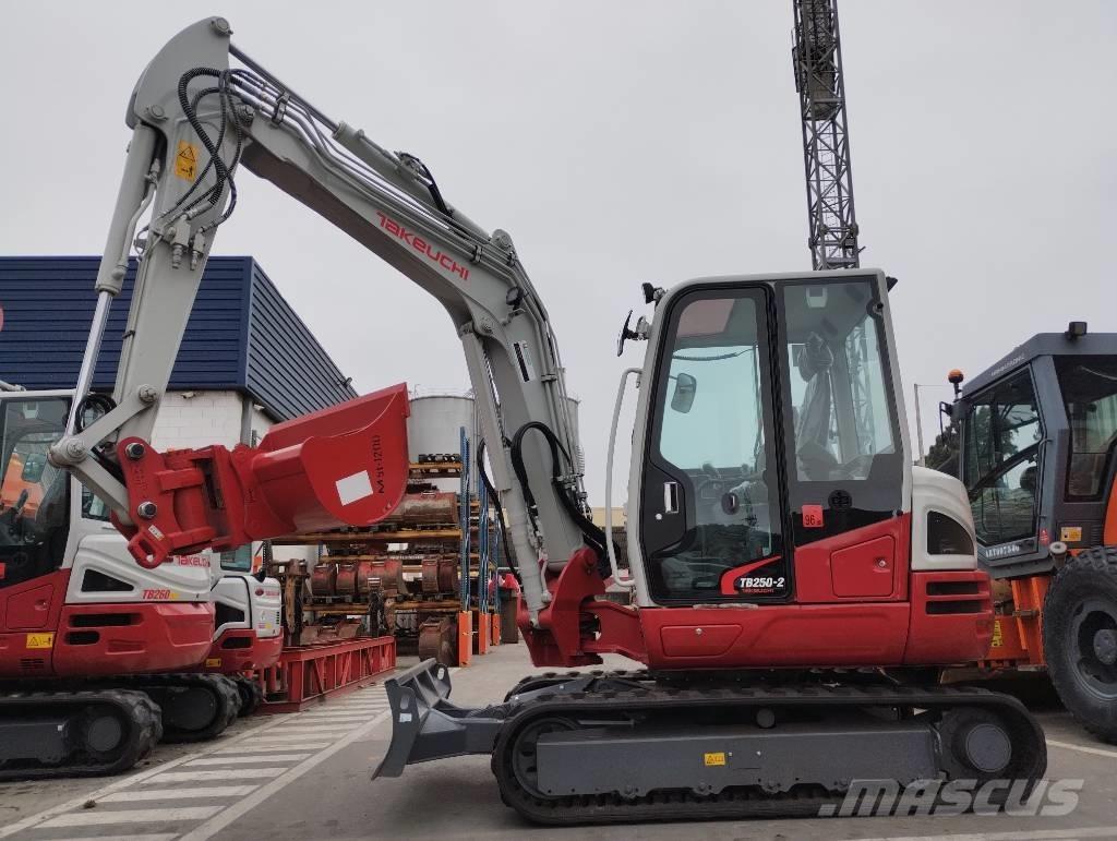 Takeuchi TB 250 2 Mini rýpadla < 7t