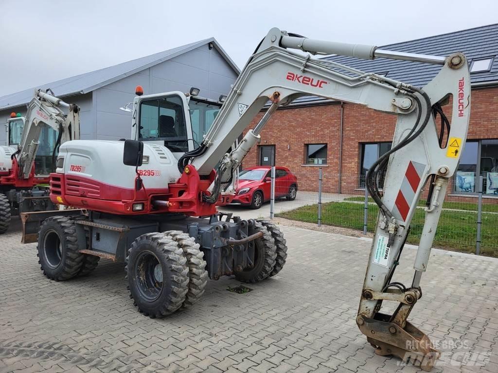 Takeuchi TB295W Midi rýpadla 7t - 12t