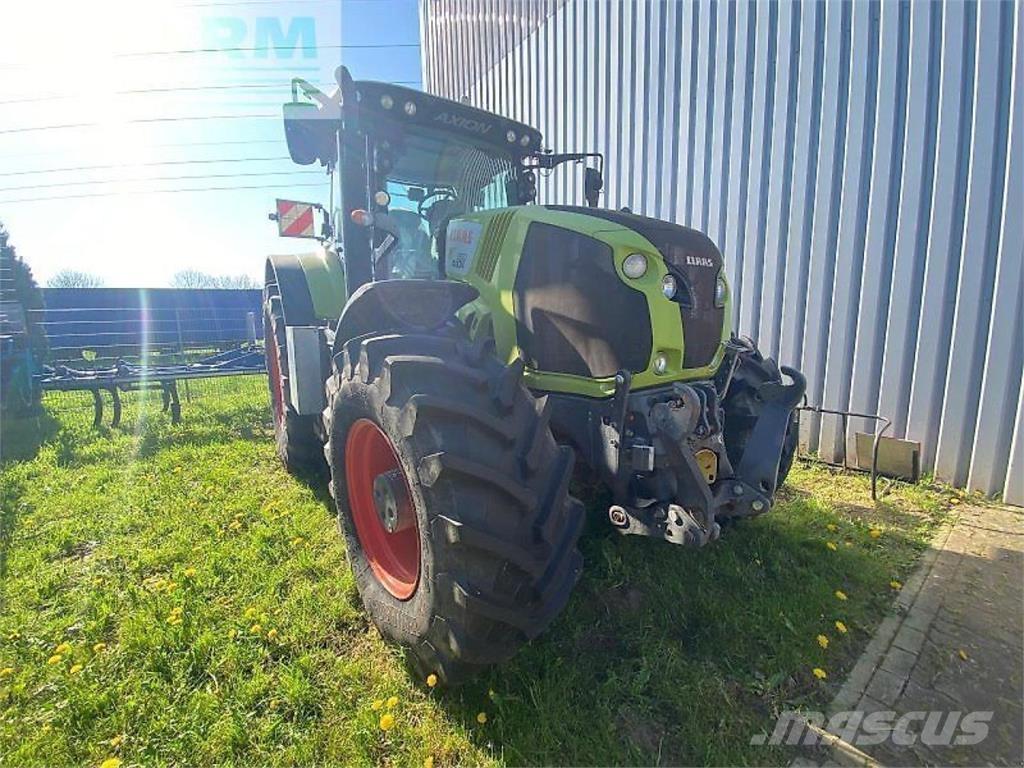 CLAAS axion 850 Traktory