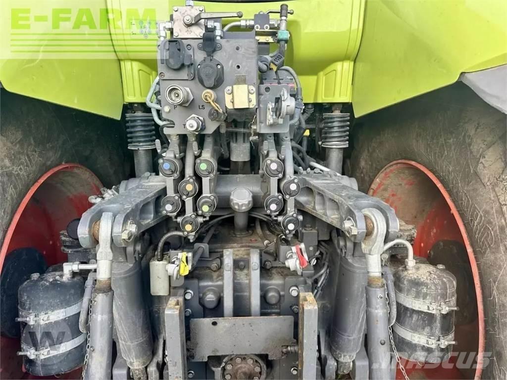 CLAAS axion 850 Traktory