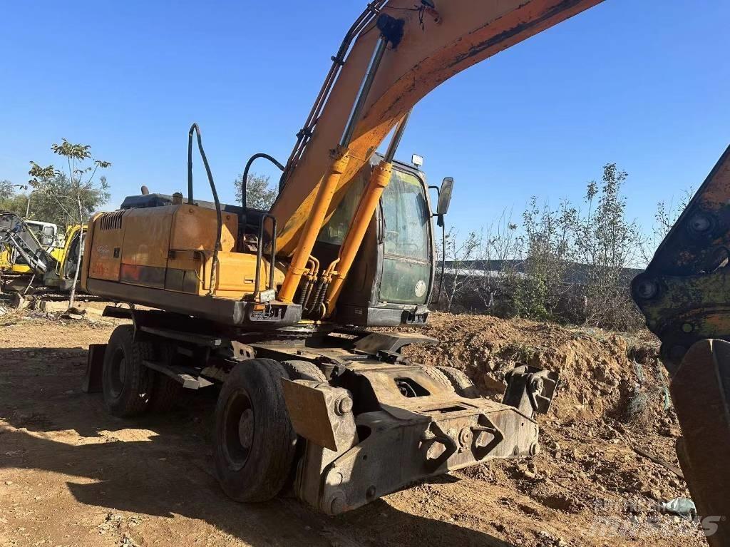 Hyundai R210W-9 Kolová rýpadla