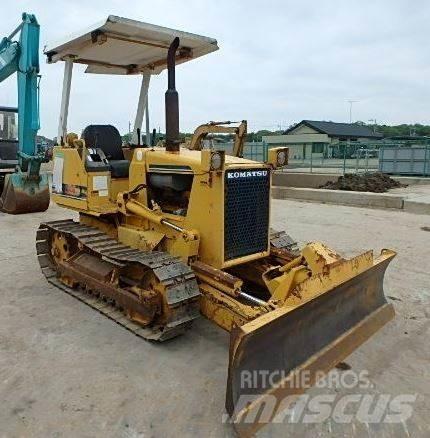 Komatsu D 20 A-6 Pásové dozery