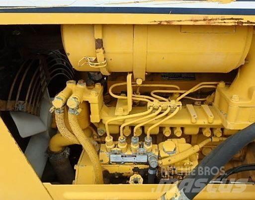 Komatsu D 20 A-6 Pásové dozery