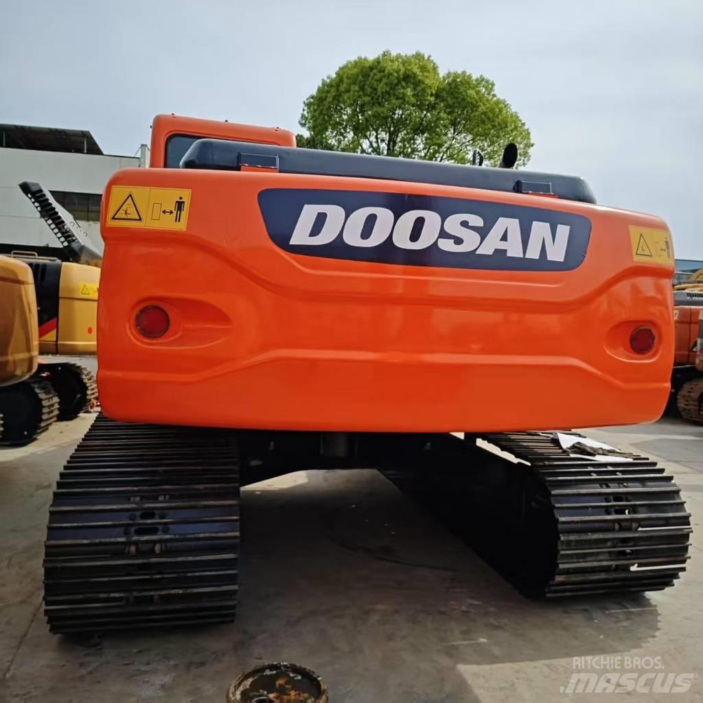 Doosan DX 225 Pásová rýpadla