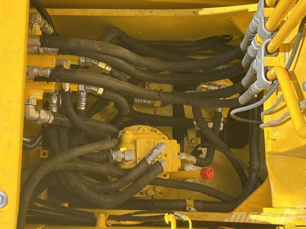 Komatsu PC 130 Pásová rýpadla